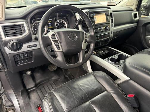 2017 Nissan Titan PRO-4X