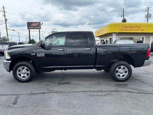 2017 RAM 2500 Big Horn Crew Cab 4x4 6'4' Box