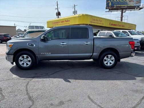 2017 Nissan Titan SV