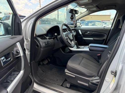 Ingot Silver Metallic 2014 Ford Edge SE