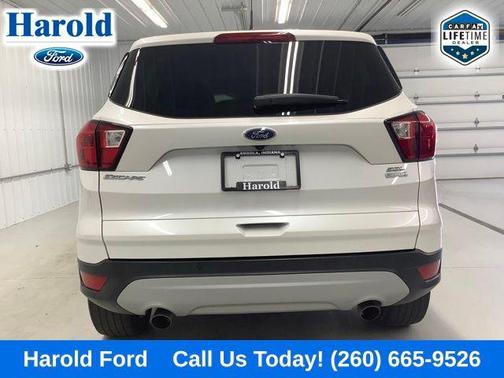 White Platinum Metallic Tri-Coat 2019 Ford Escape SEL