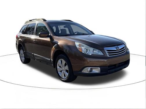 Caramel Bronze Pearl 2011 Subaru Outback 2.5 i Premium