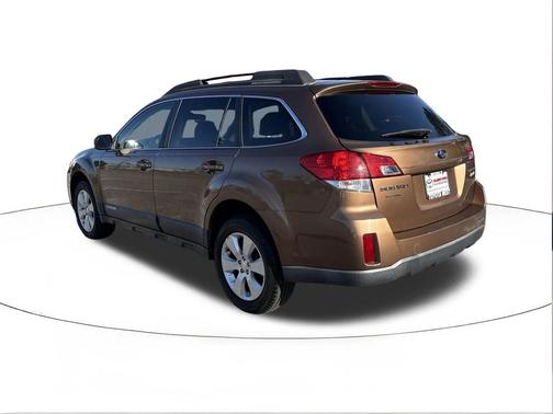 Caramel Bronze Pearl 2011 Subaru Outback 2.5 i Premium