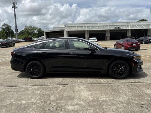 Aurora Black Pearl 2025 Kia K5 LXS