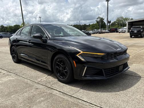 Aurora Black Pearl 2025 Kia K5 LXS