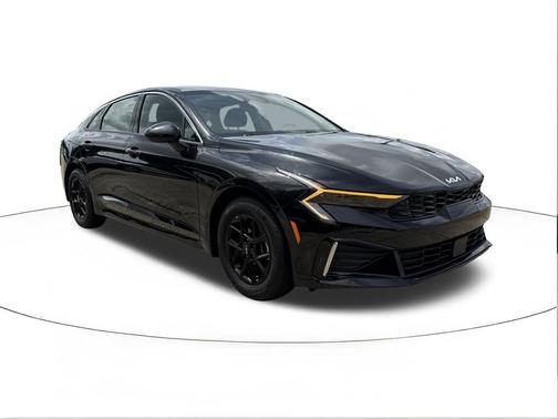 Aurora Black Pearl 2025 Kia K5 LXS