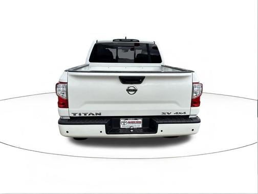 2022 Nissan Titan SV