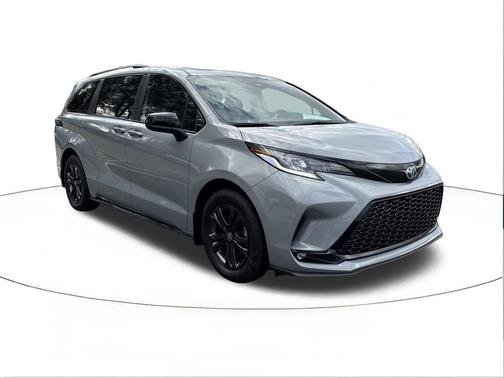 2025 Toyota Sienna XSE 7 Passenger