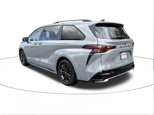 2025 Toyota Sienna XSE 7 Passenger