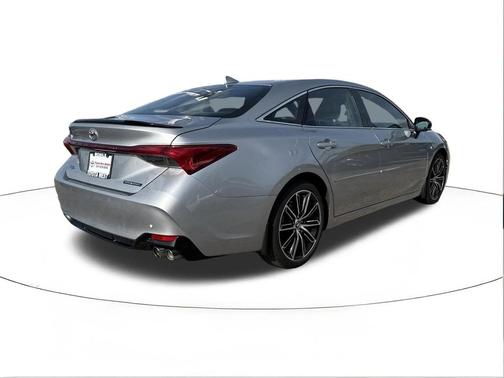 Celestial Silver Metallic 2019 Toyota Avalon Touring