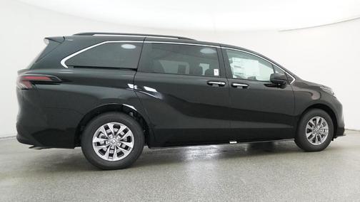 Midnight Black Metallic 2026 Toyota Sienna XLE