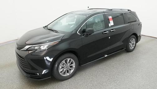 Midnight Black Metallic 2026 Toyota Sienna XLE