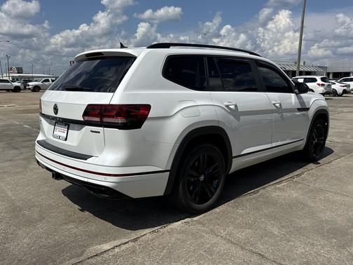 White 2023 Volkswagen Atlas 3.6L SEL