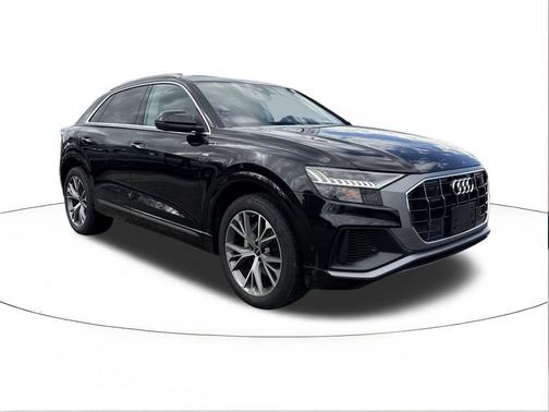 2023 Audi Q8 55 Premium Plus