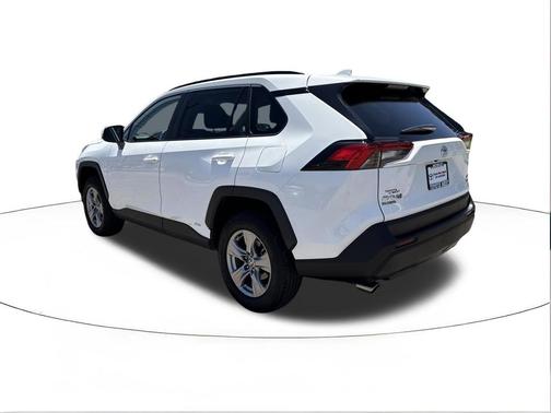 Ice Cap 2025 Toyota RAV4 Hybrid XLE