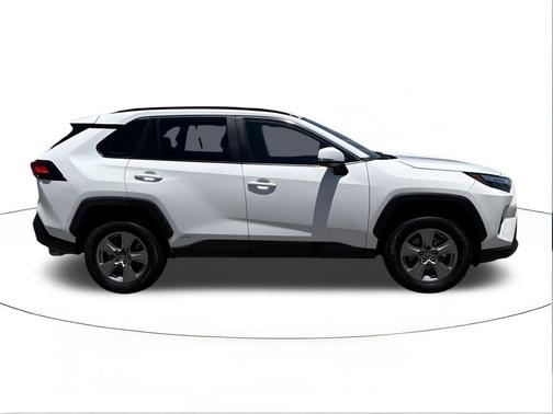 Ice Cap 2025 Toyota RAV4 Hybrid XLE