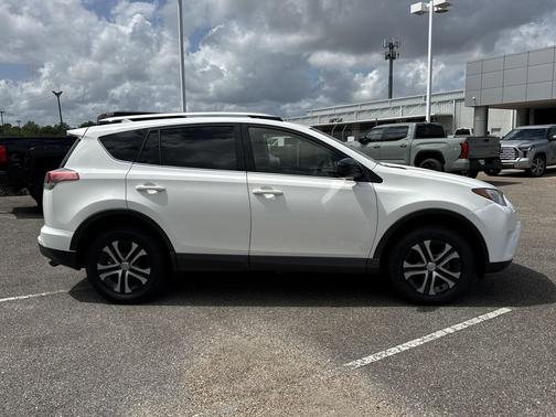 Super White 2016 Toyota RAV4 LE