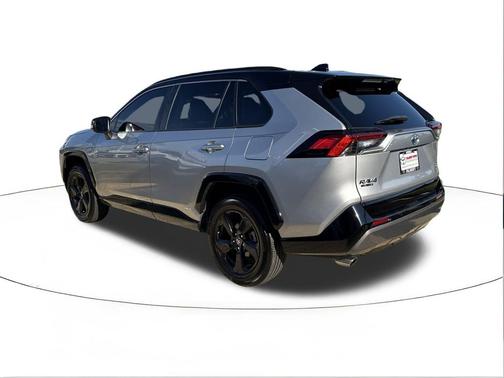 2021 Toyota RAV4 Hybrid SE