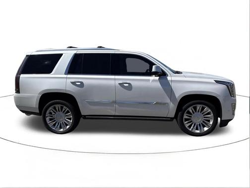 Crystal White Tricoat 2017 Cadillac Escalade Platinum