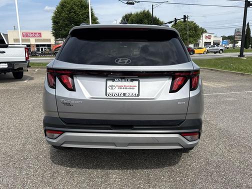 Shimmering Silver 2025 Hyundai TUCSON SEL