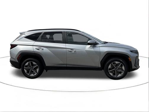 Shimmering Silver 2025 Hyundai TUCSON SEL