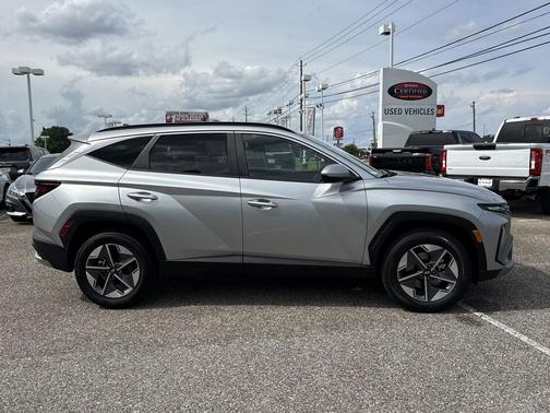 Shimmering Silver 2025 Hyundai TUCSON SEL