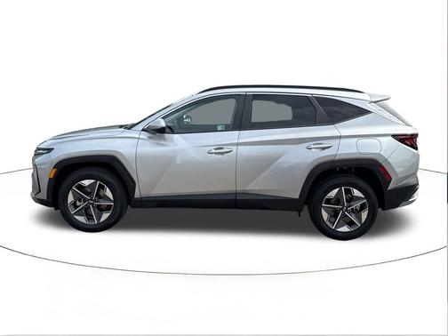 Shimmering Silver 2025 Hyundai TUCSON SEL