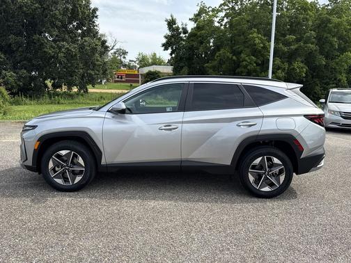 Shimmering Silver 2025 Hyundai TUCSON SEL