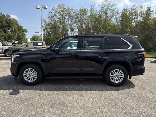 2025 Toyota Sequoia SR5