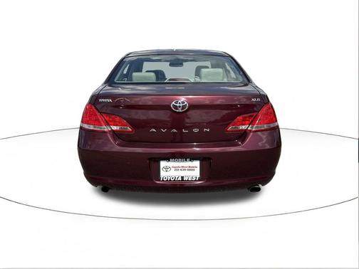 Maroon 2006 Toyota Avalon XLS