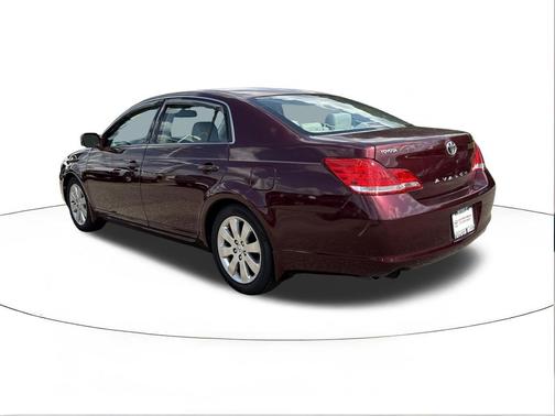 Maroon 2006 Toyota Avalon XLS