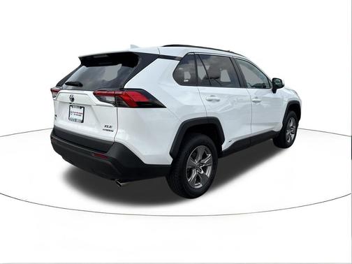 Ice Cap 2024 Toyota RAV4 Hybrid XLE