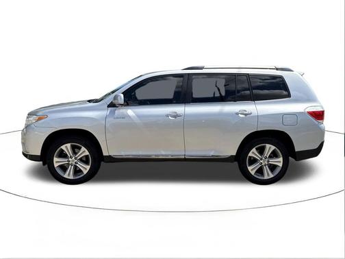 Magnetic Gray Metallic 2012 Toyota Highlander Limited
