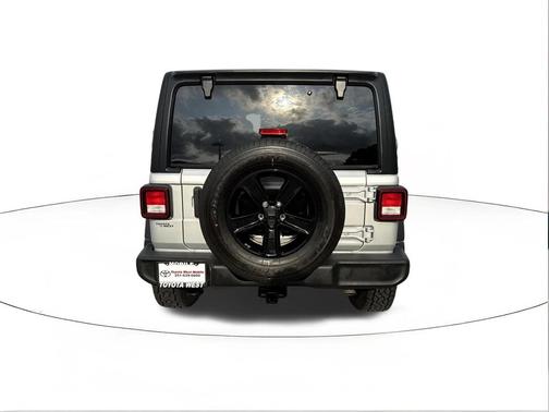 Silver Zynith Clearcoat 2022 Jeep Wrangler Unlimited Sport Altitude