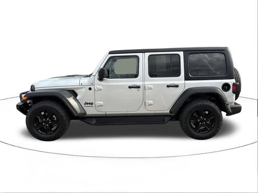 Silver Zynith Clearcoat 2022 Jeep Wrangler Unlimited Sport Altitude