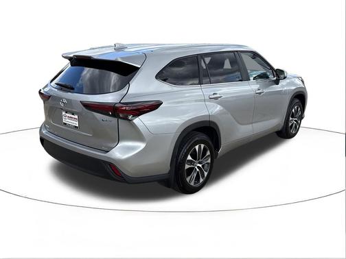 2025 Toyota Highlander Hybrid XLE