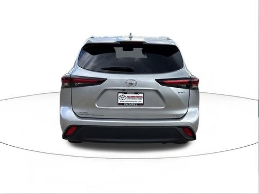 2025 Toyota Highlander Hybrid XLE