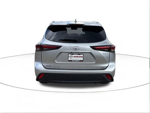 2025 Toyota Highlander Hybrid XLE