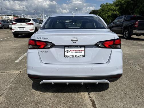 Gray 2025 Nissan Versa 1.6 SV