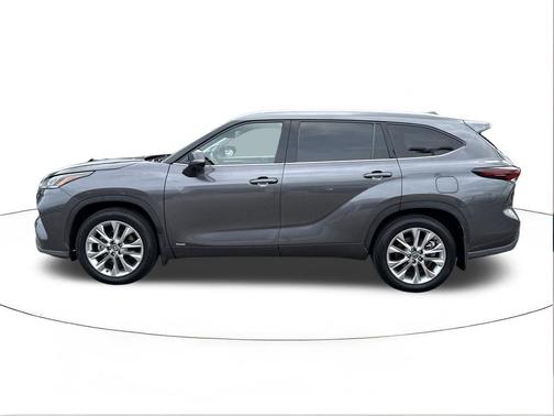 Magnetic Gray Metallic 2024 Toyota Highlander Hybrid Limited