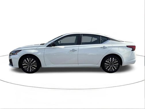 White 2025 Nissan Altima SV FWD
