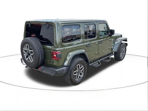 2024 Jeep Wrangler 4-Door Sahara 4x4