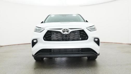 White 2026 Toyota Highlander XLE