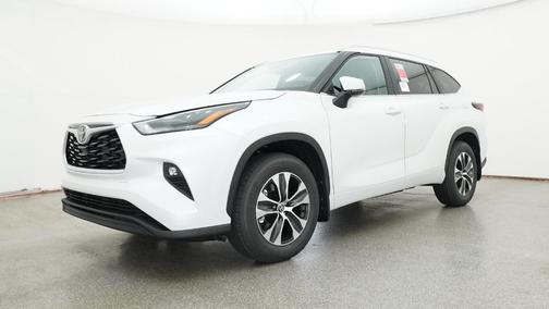 White 2026 Toyota Highlander XLE