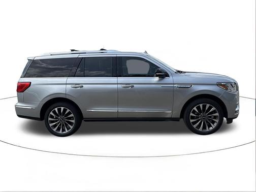 Silver Radiance 2021 Lincoln Navigator Reserve