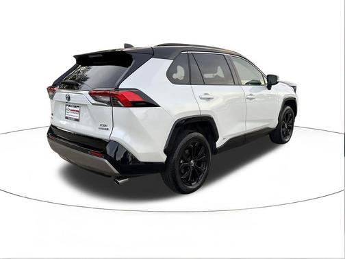 2024 Toyota RAV4 Hybrid SE