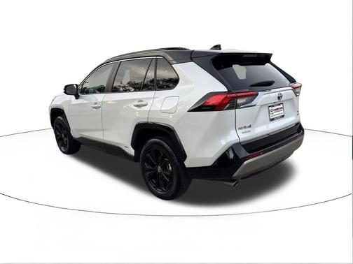 2024 Toyota RAV4 Hybrid SE