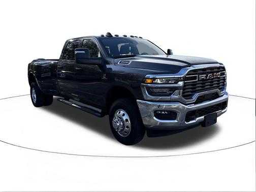2025 RAM 3500 Tradesman Crew Cab 4x4 8' Box