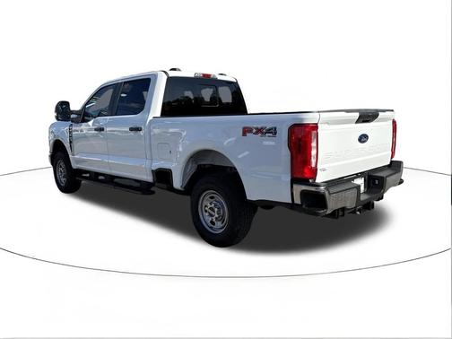 Oxford White 2024 Ford F-250 XL