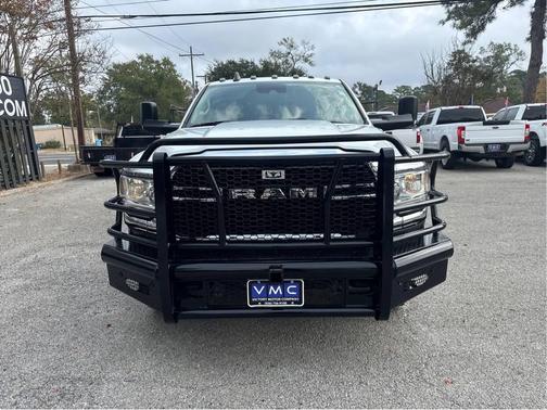 2020 RAM 3500 Big Horn Crew Cab 4x4 8' Box